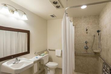 هتل Rodeway Inn & Suites Portland   Jantzen Beach