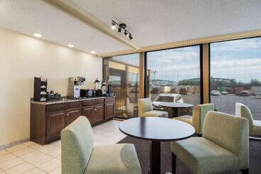 هتل Rodeway Inn & Suites Portland   Jantzen Beach