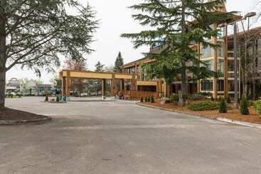 هتل Rodeway Inn & Suites Portland   Jantzen Beach