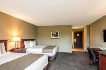 هتل Rodeway Inn & Suites Portland   Jantzen Beach