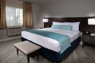 هتل Safari Inn, A Coast