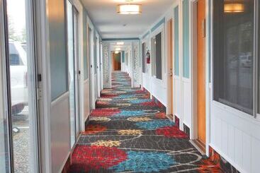 Отель Seacoast Inn