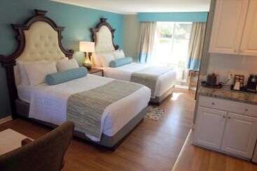 Отель Seacoast Inn