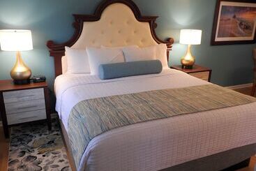 Seacoast Inn - Hyannis
