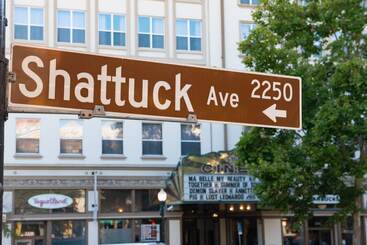 هتل Shattuck Plaza