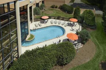 هتل Sheraton Charlotte Airport