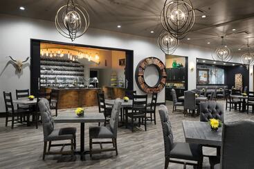 هتل Sheraton Oklahoma City Downtown
