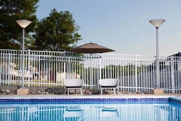 هتل Sheraton Pittsburgh Airport
