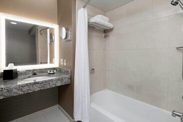 هتل Sheraton Pittsburgh Airport