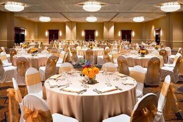 Sheraton Pittsburgh Hotel At Station Square