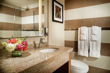 Staypineapple, Hotel Rose, Downtown Portland