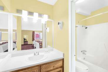 هتل Super 8 By Wyndham Kerrville Tx