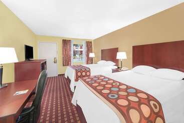 هتل Super 8 By Wyndham Kerrville Tx