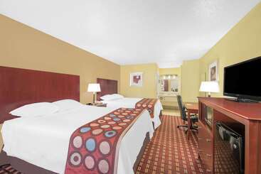 هتل Super 8 By Wyndham Kerrville Tx