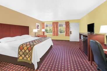 هتل Super 8 By Wyndham Kerrville Tx