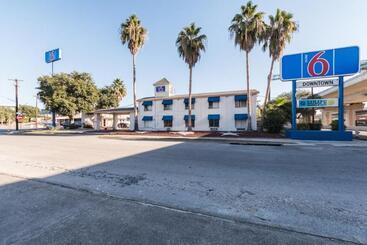ホテル Surestay  By Best Western San Antonio Riverwalk