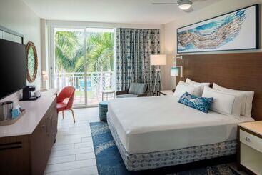 هتل The Reach Key West, Curio Collection By Hilton
