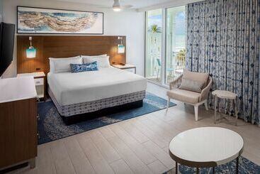 هتل The Reach Key West, Curio Collection By Hilton