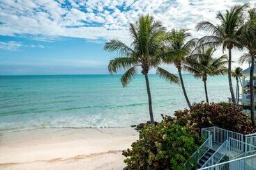 هتل The Reach Key West, Curio Collection By Hilton