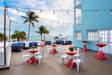 هتل The Reach Key West, Curio Collection By Hilton