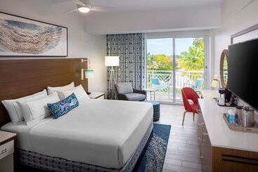 هتل The Reach Key West, Curio Collection By Hilton