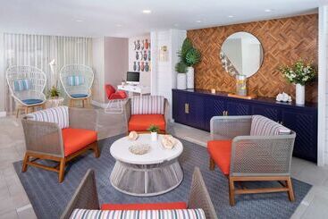 هتل The Reach Key West, Curio Collection By Hilton