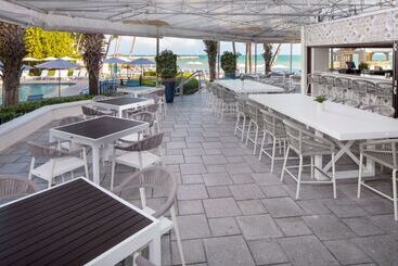 هتل The Reach Key West, Curio Collection By Hilton