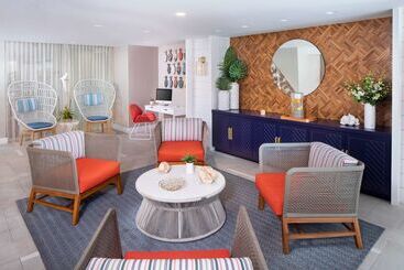 هتل The Reach Key West, Curio Collection By Hilton