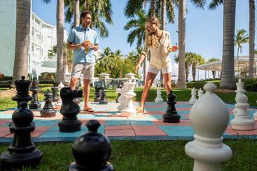 هتل The Reach Key West, Curio Collection By Hilton