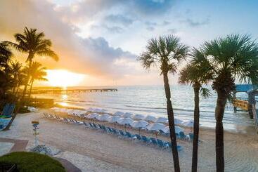 هتل The Reach Key West, Curio Collection By Hilton