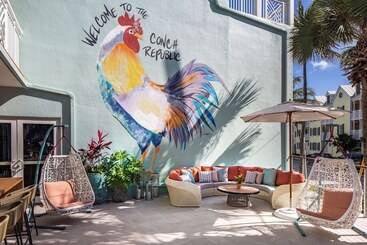 هتل The Reach Key West, Curio Collection By Hilton