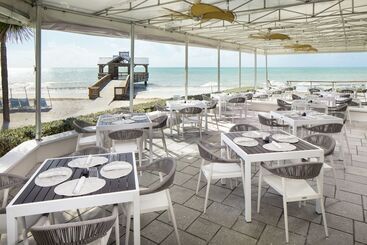 هتل The Reach Key West, Curio Collection By Hilton