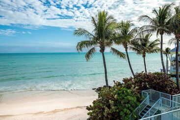 هتل The Reach Key West, Curio Collection By Hilton