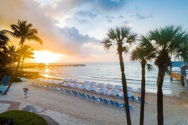 هتل The Reach Key West, Curio Collection By Hilton