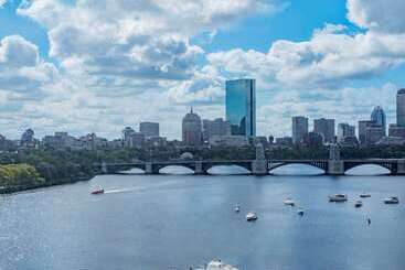 هتل The Royal Sonesta Boston