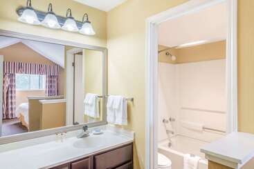 اقامتگاه Hawthorn Extended Stay By Wyndham Dayton