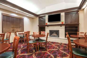اقامتگاه Hawthorn Extended Stay By Wyndham Dayton