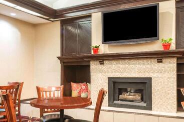 اقامتگاه Hawthorn Extended Stay By Wyndham Dayton