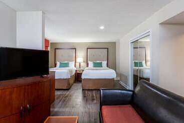 اقامتگاه Hawthorn Suites By Wyndham North Charleston