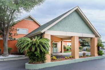 اقامتگاه Hawthorn Suites By Wyndham North Charleston