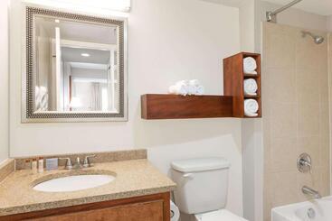 اقامتگاه Hawthorn Suites By Wyndham North Charleston