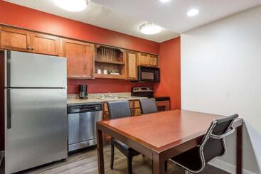 اقامتگاه Hawthorn Suites By Wyndham North Charleston