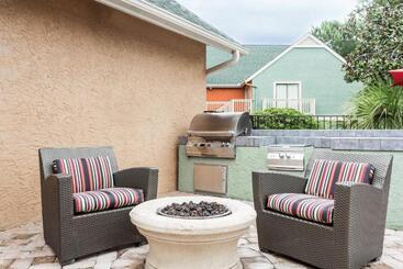 اقامتگاه Hawthorn Suites By Wyndham North Charleston
