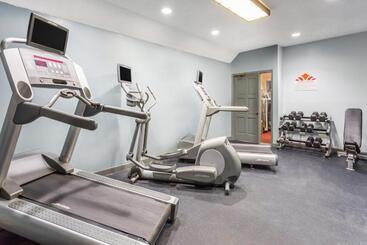 اقامتگاه Hawthorn Suites By Wyndham North Charleston
