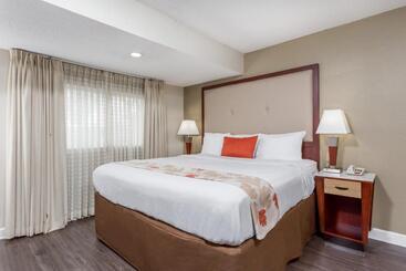 اقامتگاه Hawthorn Suites By Wyndham North Charleston