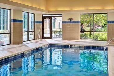 اقامتگاه Sonesta Es Suites Burlington Vt