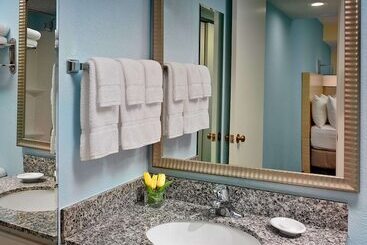 اقامتگاه Sonesta Es Suites Burlington Vt