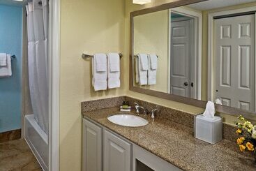اقامتگاه Sonesta Es Suites Burlington Vt