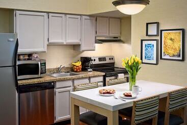 اقامتگاه Sonesta Es Suites Burlington Vt
