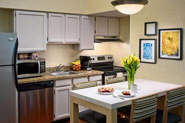 اقامتگاه Sonesta Es Suites Burlington Vt